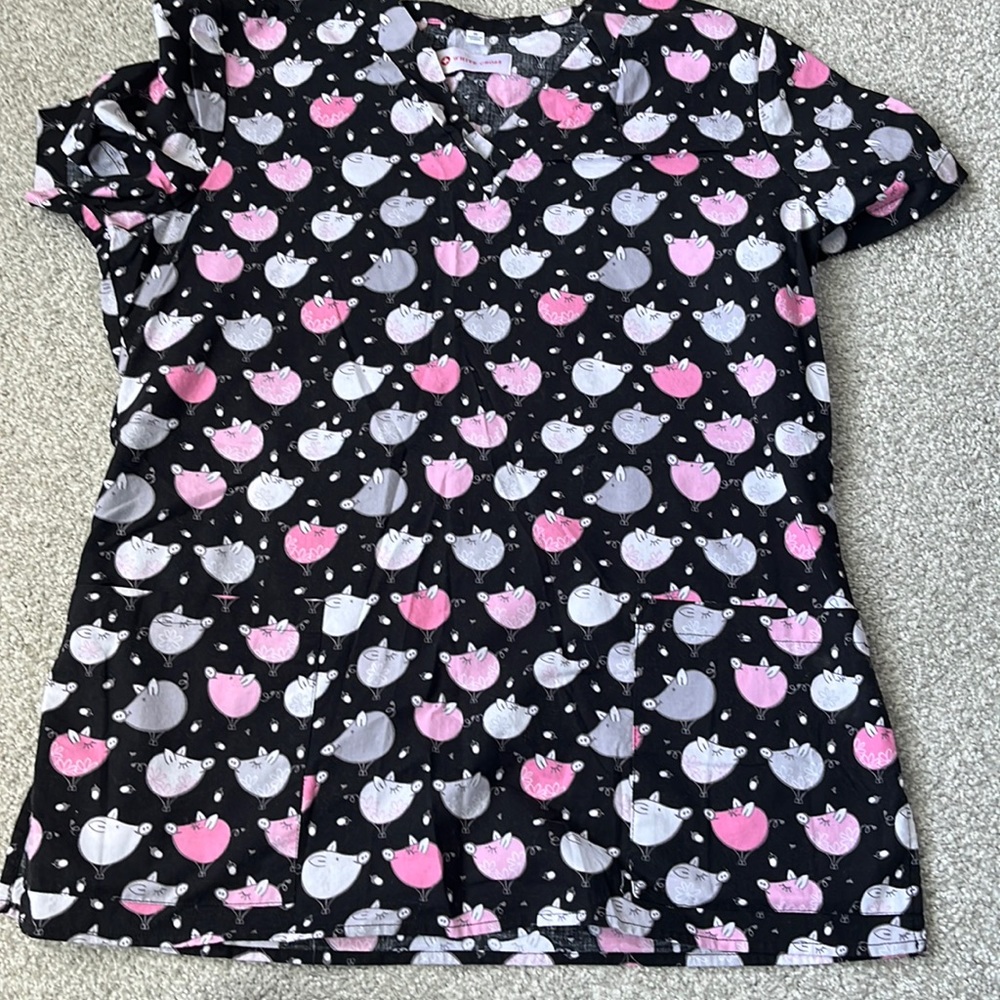 Scrub top